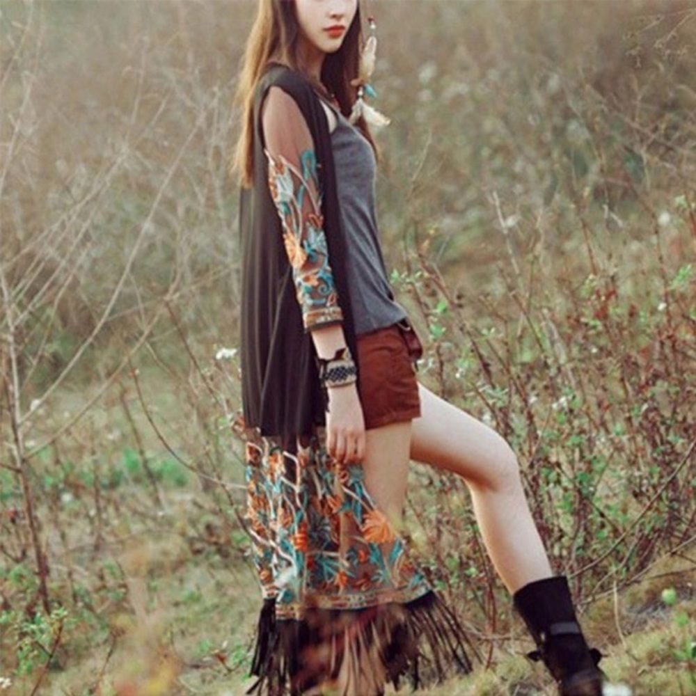 Beautiful black embroidered kimono. - Picture 2 of 8